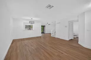 9189 Vineyard Lake Dr, Plantation, FL 33324 - Photo 2