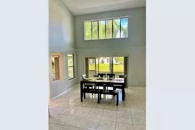 2239 Discovery Circle W, Deerfield Beach, FL 33442 - Photo 10