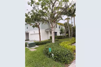 562 Parsons Way, Deerfield Beach, FL 33442 - Photo 2