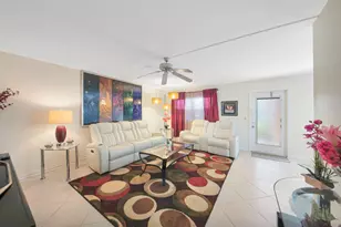 308 Brittany G, Delray Beach, FL 33446 - Photo 4