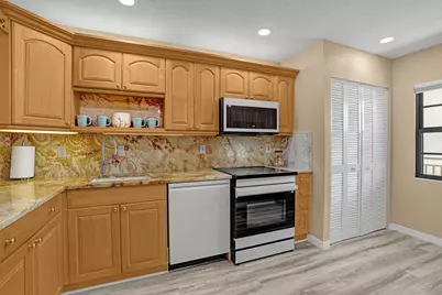 3100 NE 48th Street #609, Fort Lauderdale, FL 33308 - Photo 10