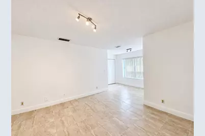3330 Pinewalk Drive N #1616, Margate, FL 33063 - Photo 4