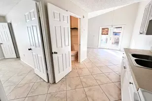 2002 S 10th St, Fort Pierce, FL 34950 - Photo 2