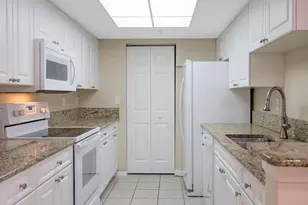 100 Crestwood Ct N, Royal Palm Beach, FL 33411 - Photo 10