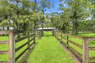 14902 Paddock Dr, Wellington, FL 33414 - Photo 26