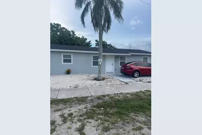 2801 Avenue Q, Fort Pierce, FL 34947 - Photo 1
