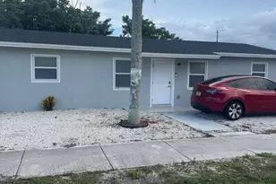 2801 Ave Q, Fort Pierce, FL 34947 - Photo 1