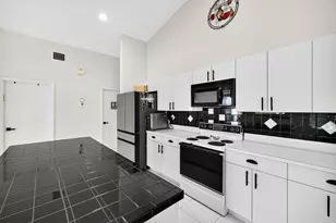 2320 Riviera Dr, Delray Beach, FL 33445 - Photo 10