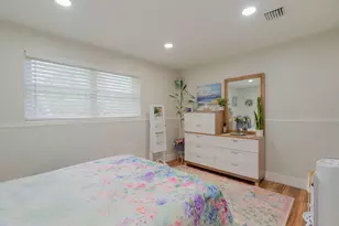 1318 Cardinal Ln, Lantana, FL 33462 - Photo 12