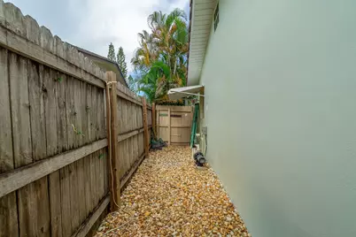 1318 Cardinal Lane, Lantana, FL 33462 - Photo 32