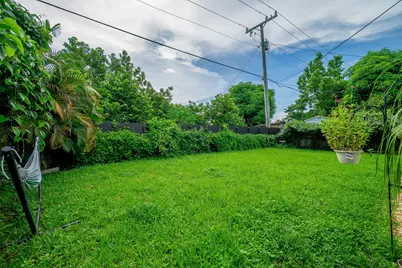 1318 Cardinal Lane, Lantana, FL 33462 - Photo 26