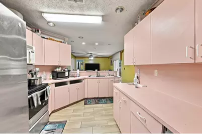 3243 NW 43rd Place, Oakland Park, FL 33309 - Photo 18