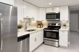 206 SW 1st St, Pompano Beach, FL 33060 - Photo 2
