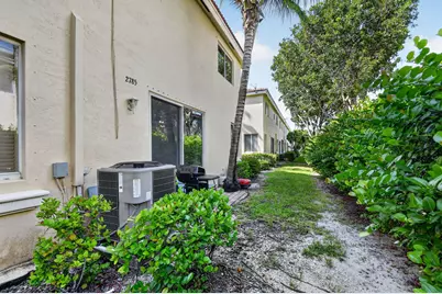 2785 S Evergreen Circle, Boynton Beach, FL 33426 - Photo 28