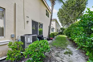 2785 S Evergreen Cir, Boynton Beach, FL 33426 - Photo 28