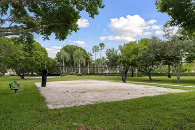 2647 Edgewater Drive, Weston, FL 33332 - Photo 54