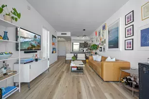 55 SE 6th St, Miami, FL 33131 - Photo 14