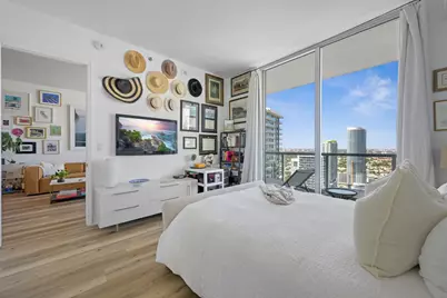 55 SE 6th Street #4300, Miami, FL 33131 - Photo 18