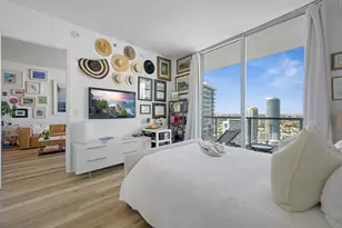 55 SE 6th St, Miami, FL 33131 - Photo 18
