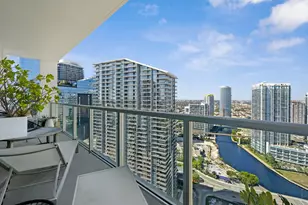 55 SE 6th St, Miami, FL 33131 - Photo 1