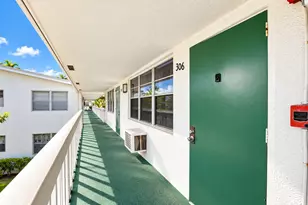 306 Farnham M, Deerfield Beach, FL 33442 - Photo 2