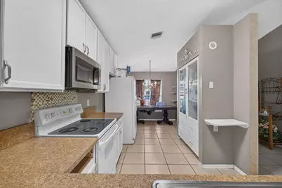 628 Stanford Lane, Port Saint Lucie, FL 34983 - Photo 10