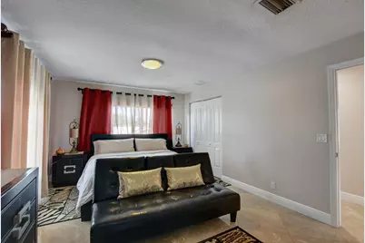 1371 Woodcrest Road W, West Palm Beach, FL 33417 - Photo 18