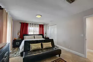 1371 Woodcrest Rd W, West Palm Beach, FL 33417 - Photo 18
