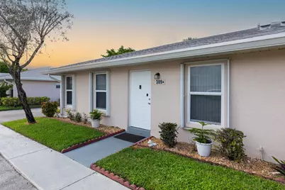 389 Bennington Lane #A, Lake Worth, FL 33467 - Photo 2
