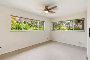 425 NE 20th St, Boca Raton, FL 33431 - Photo 18