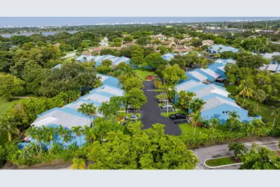 2840 S Oakland Forest Drive #2703, Oakland Park, FL 33309 - Photo 2