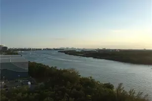 100 Bayview Dr, Sunny Isles Beach, FL 33160 - Photo 4