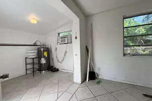5671 NE 8th Ave, Oakland Park, FL 33334 - Photo 22