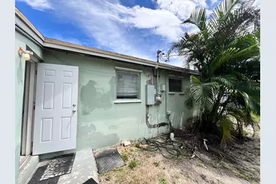 5671 NE 8th Avenue, Oakland Park, FL 33334 - Photo 24