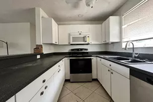 5671 NE 8th Ave, Oakland Park, FL 33334 - Photo 10