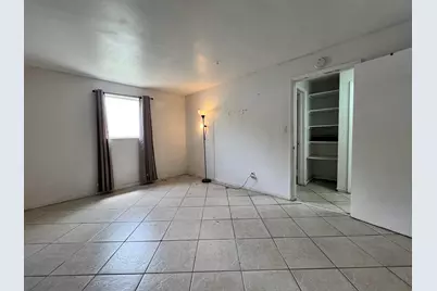 5671 NE 8th Avenue, Oakland Park, FL 33334 - Photo 14
