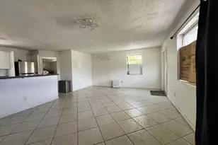 5671 NE 8th Ave, Oakland Park, FL 33334 - Photo 4