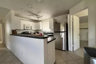 5671 NE 8th Ave, Oakland Park, FL 33334 - Photo 8