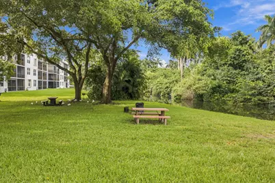 113 Royal Park Drive #4E, Oakland Park, FL 33309 - Photo 18