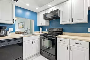 113 Royal Pk Dr, Oakland Park, FL 33309 - Photo 1