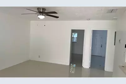 220 SE 22nd Avenue #Unit 2, Pompano Beach, FL 33062 - Photo 4