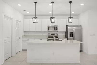 11065 NW Pondside Lane, Port Saint Lucie, FL 34987 - Photo 10
