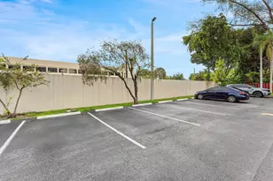1300 NE Miami Gardens Dr, Miami, FL 33179 - Photo 36
