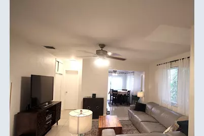 724 NE 23rd Drive, Wilton Manors, FL 33305 - Photo 2