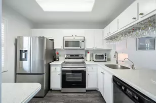 2764 NW 104th Ave, Sunrise, FL 33322 - Photo 2