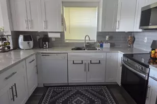 3271 NW 44th St, Oakland Park, FL 33309 - Photo 10