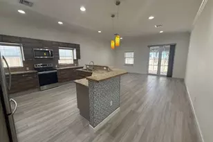213 SW 11th St, Fort Lauderdale, FL 33315 - Photo 2