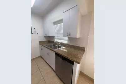 100 SW 10th Street #204, Fort Lauderdale, FL 33315 - Photo 4