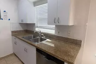100 SW 10th St, Fort Lauderdale, FL 33315 - Photo 4