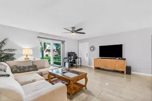 2037 S Seacrest Blvd, Boynton Beach, FL 33435 - Photo 2